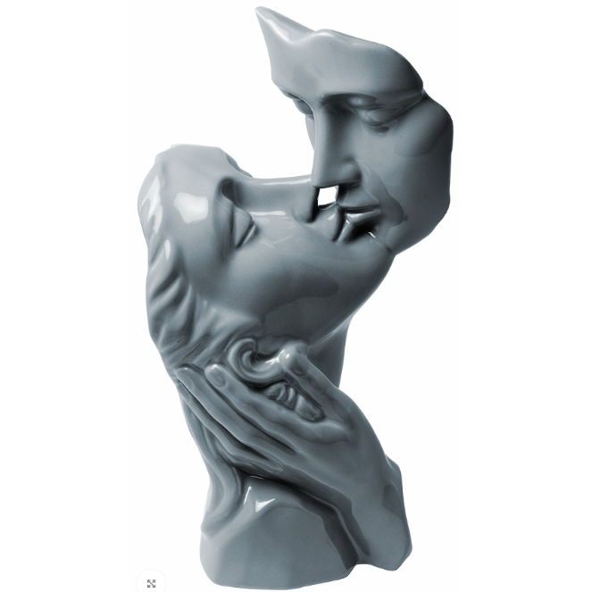 Lovers Kissing Sculpture